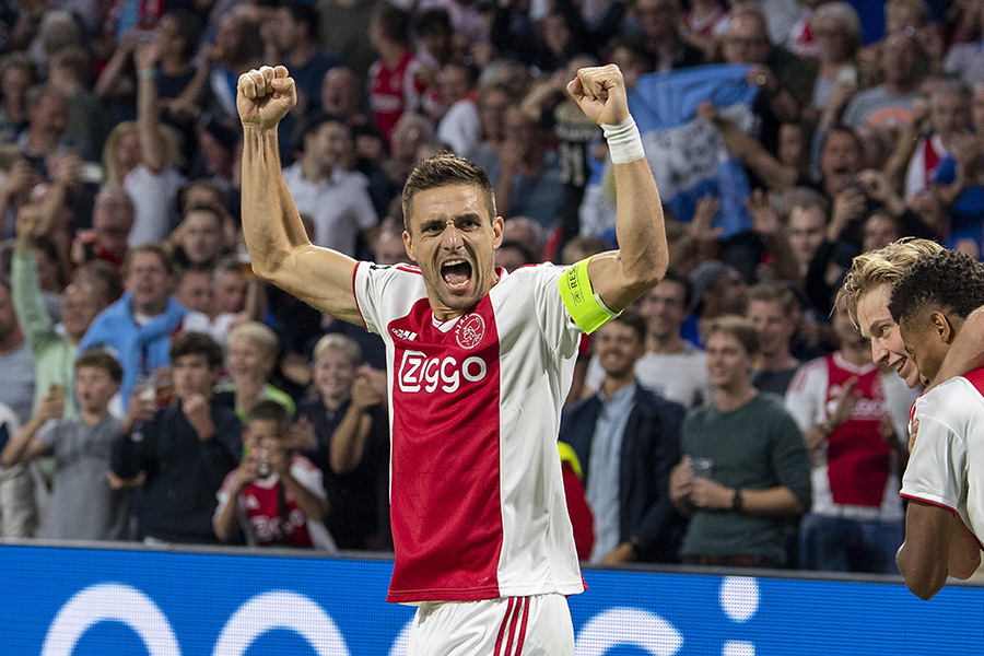 他都表现得 他都表现得